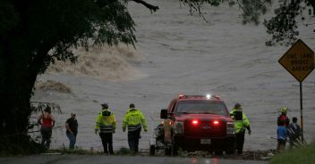 texas-esondazione-alluvione-fiume-gudalupe