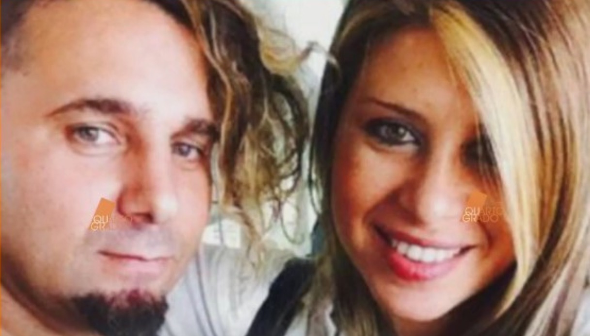 Viviana Parisi morta col figlio Gioele, il marito non crede al suicidio della dj: il dettaglio dei denti rosa Viviana Parisi morta col figlio Gioele, il marito non crede al suicidio della dj: il dettaglio dei denti rosa