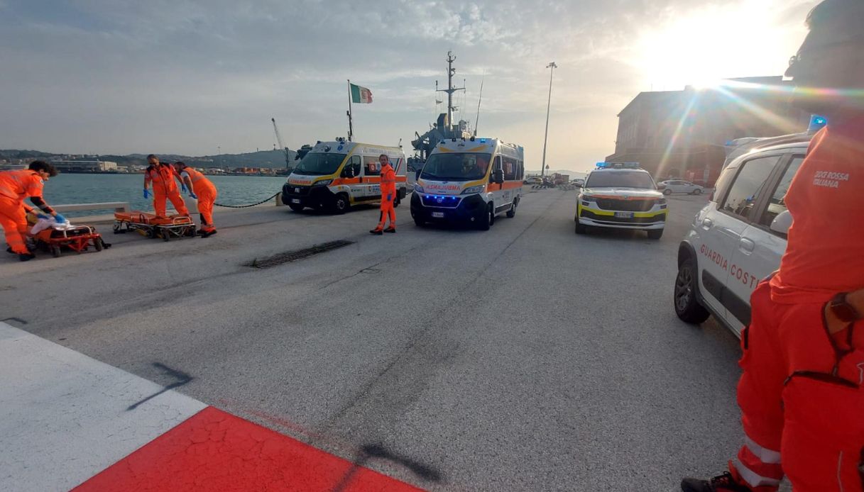 https://wips.plug.it/cips/notizie.virgilio.it/cms/2025/08/62enne-ancona-barca-motore-elica.jpg