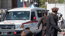 Bus against a truck, the terrible road accident in Afghanistan causes over 50 deaths