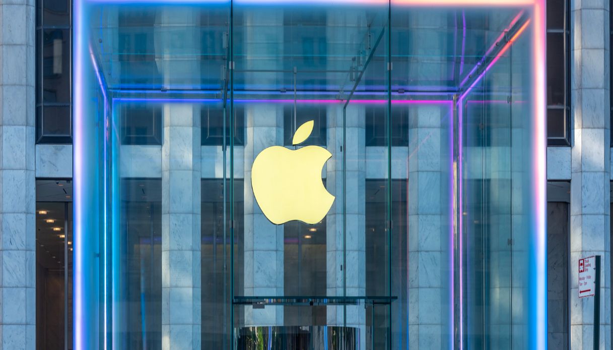 https://wips.plug.it/cips/notizie.virgilio.it/cms/2025/08/apple-iphone-17e.jpg