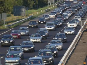 Autostrada A1 chiusa tra Orte e Roma per l'incendio dell'autocisterna Gpl, traffico in tilt e disagi