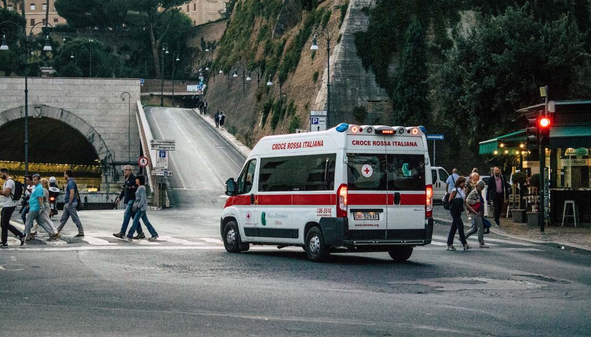 bambino di 4 anni morto per un colpo di calore in sardegna era uscito di casa mentre i genitori riposavano