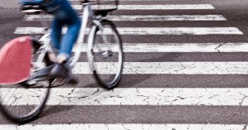 bici-morto-15enne-strisce-pedonali