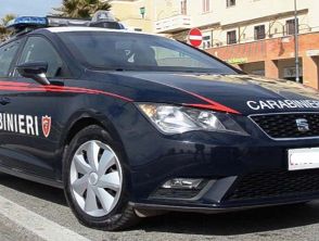 Nonno arrestato per violenza sessuale sulle nipoti di 6 anni a Portici, l'uomo le avrebbe anche filmate