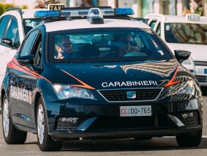 Donna ferita con una roncola dal marito a Fiesole, i carabinieri intervengono per fermare l'aggressione