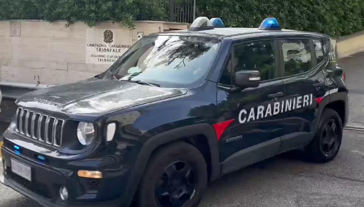 https://wips.plug.it/cips/notizie.virgilio.it/cms/2025/08/carabinieri-ischia-truffa-anziani.jpg