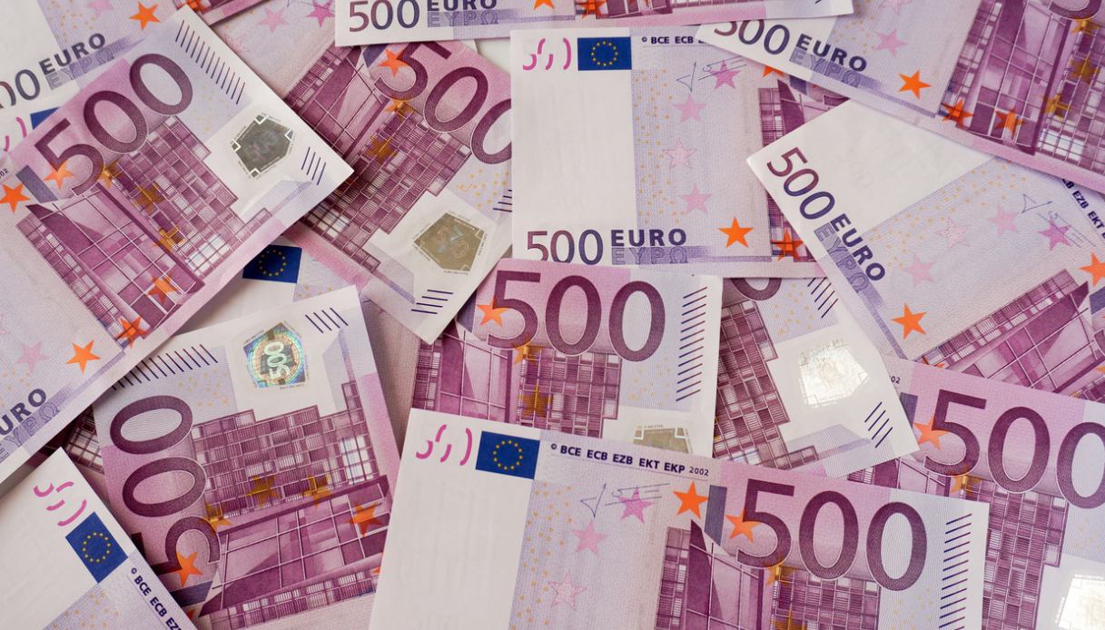 https://wips.plug.it/cips/notizie.virgilio.it/cms/2025/08/carta-acquisti-500-euro.jpg