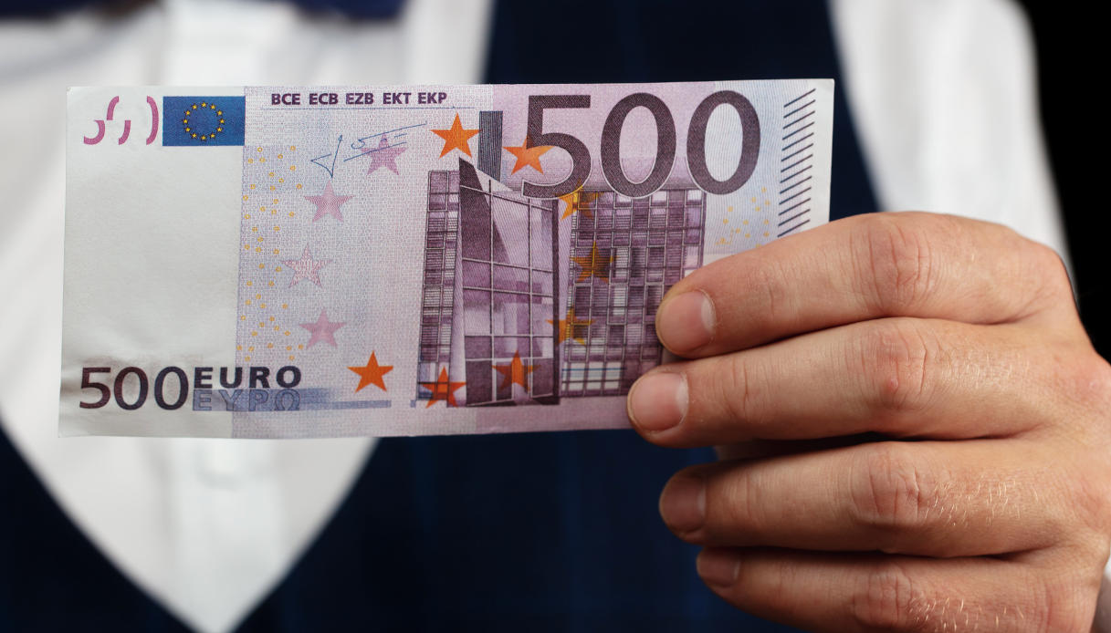 https://wips.plug.it/cips/notizie.virgilio.it/cms/2025/08/carta-dedicata-a-te-2025-1.jpg