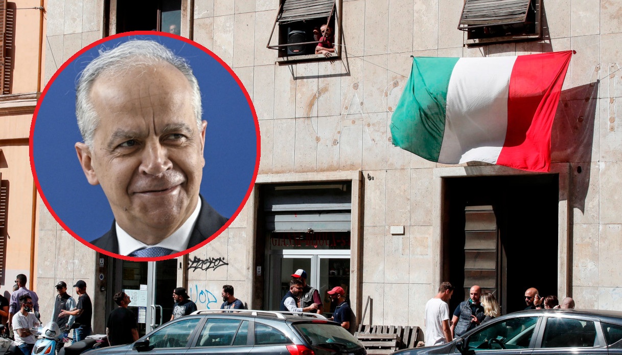 https://wips.plug.it/cips/notizie.virgilio.it/cms/2025/08/casapound-piantedosi.jpg