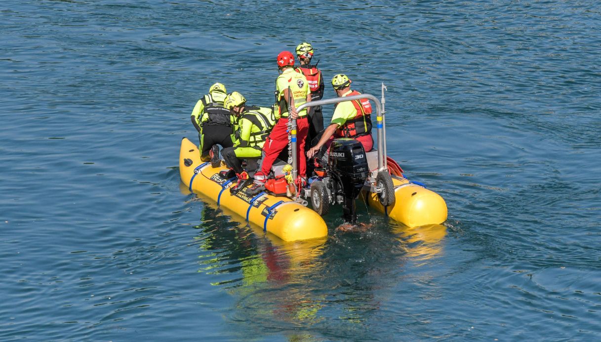Bambino di 6 anni disperso in mare a Cavallino Treporti vicino Venezia, ricerche in corso con i sommozzatori Bambino di 6 anni disperso in mare a Cavallino Treporti vicino Venezia, ricerche in corso con i sommozzatori