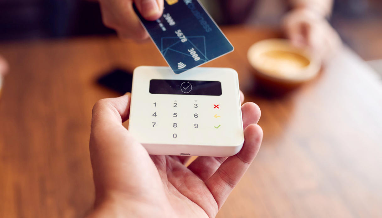 https://wips.plug.it/cips/notizie.virgilio.it/cms/2025/08/contactless-furti.jpg