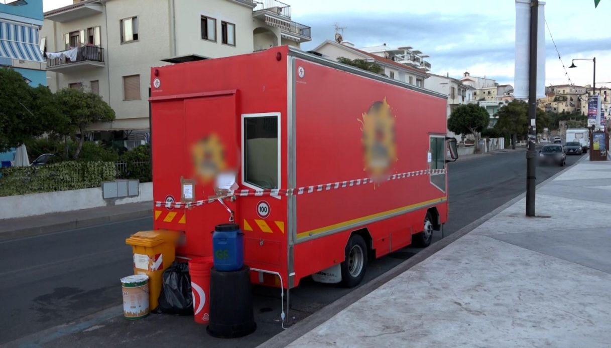 https://wips.plug.it/cips/notizie.virgilio.it/cms/2025/08/cosenza-botulino-indagati.jpg