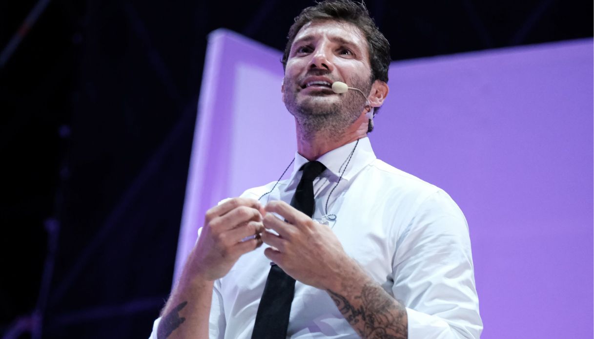 https://wips.plug.it/cips/notizie.virgilio.it/cms/2025/08/de-martino-tronelli.jpg