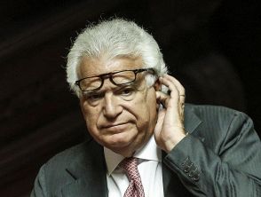 Denis Verdini derubato mentre dorme, maxi furto nella sua villa: risveglio amaro, cosa gli è stato sottratto