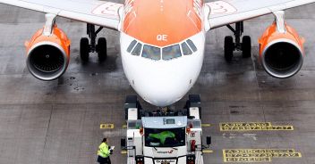 easyjet-brindisi-atterraggio-emergenza