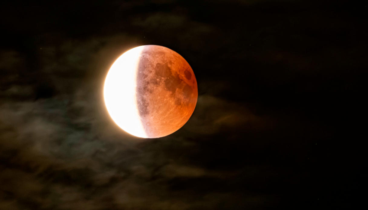 https://wips.plug.it/cips/notizie.virgilio.it/cms/2025/08/eclissi-totale-luna.jpg