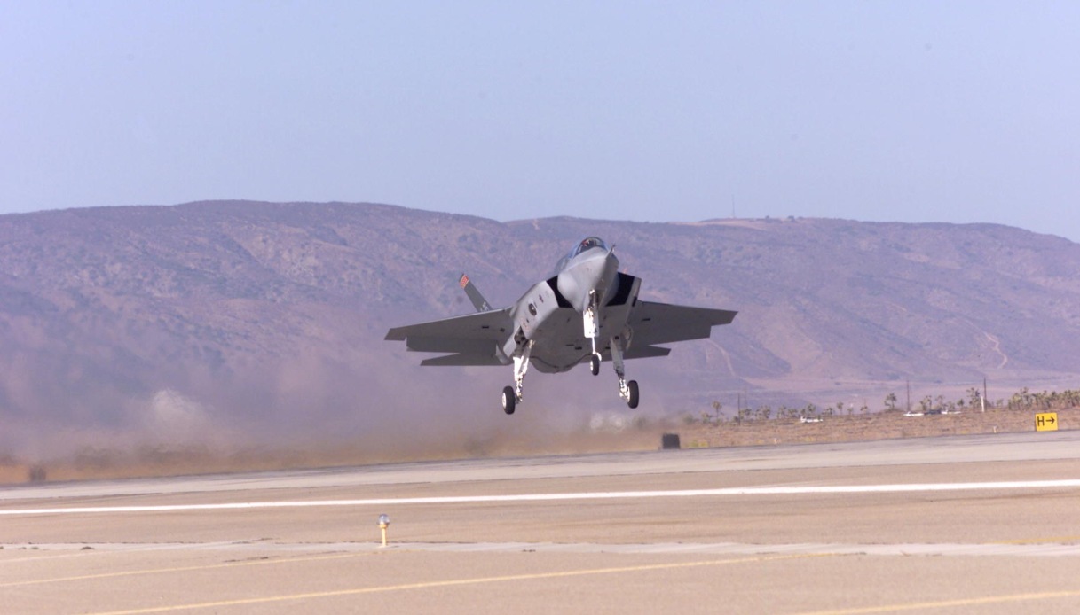 https://wips.plug.it/cips/notizie.virgilio.it/cms/2025/08/f35-estonia.jpg