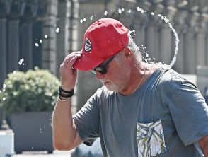 Allerta caldo a Ferragosto e bollino rosso in 14 città, l'allarme del Ministero della Salute