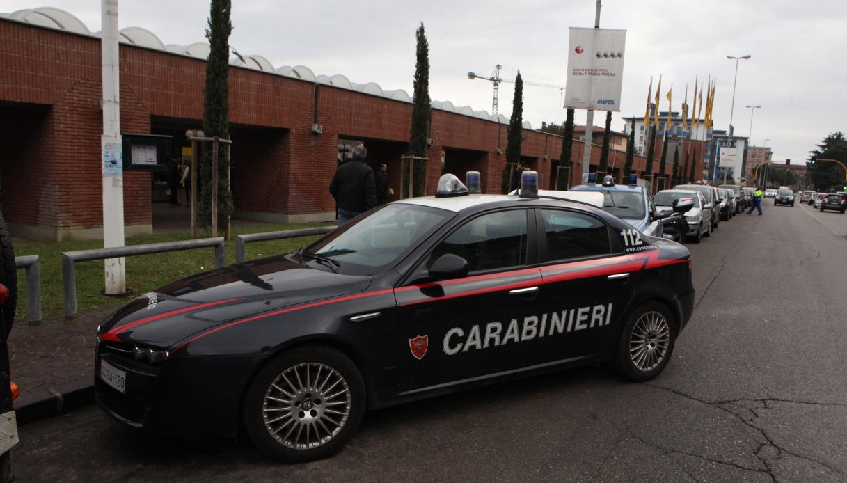 Ladri nella boutique a Firenze messi in fuga dai nebbiogeni ma il bottino del furto è di oltre 200mila euro