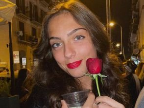 Simona Cinà morta in piscina a Palermo, Capaci si ferma per i funerali: inizio in ritardo per un incidente