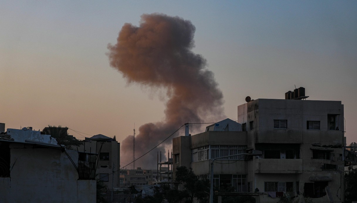 https://wips.plug.it/cips/notizie.virgilio.it/cms/2025/08/gaza-city-offensiva-israele.jpg