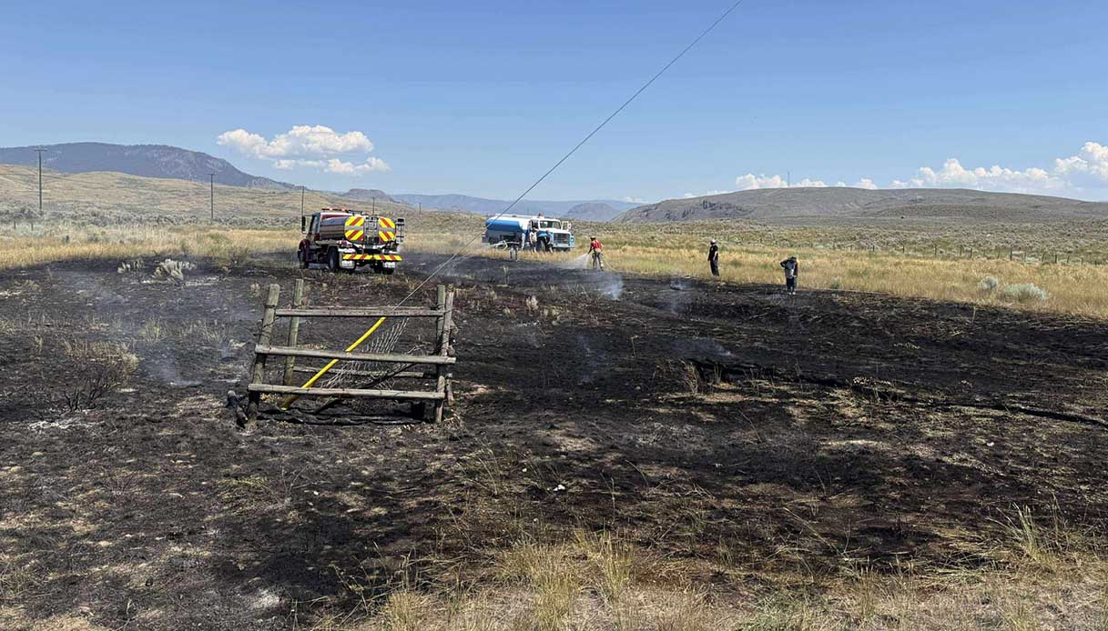 pesce caduto cielo incendio Ashcroft Canada