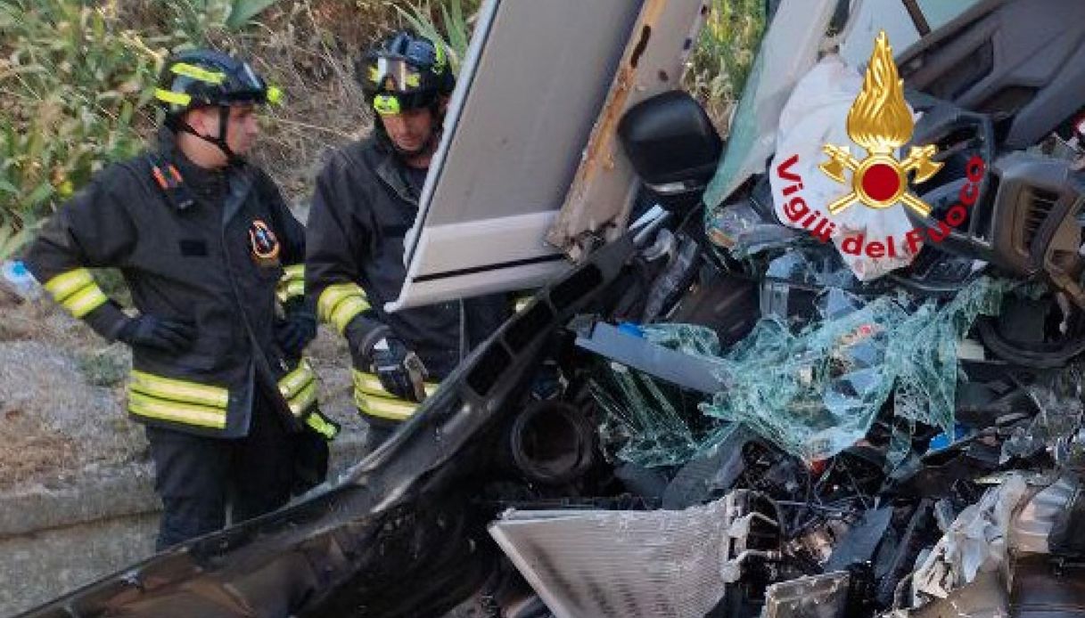 incidente A1 Arezzo Valdarno morti feriti