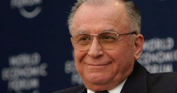 ion iliescu presidente romania