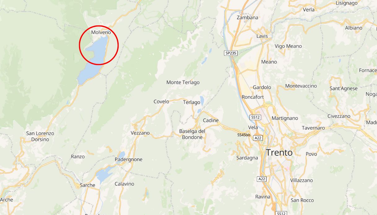 Morto il bambino di 12 anni caduto nel lago di Molveno in Trentino, era ...