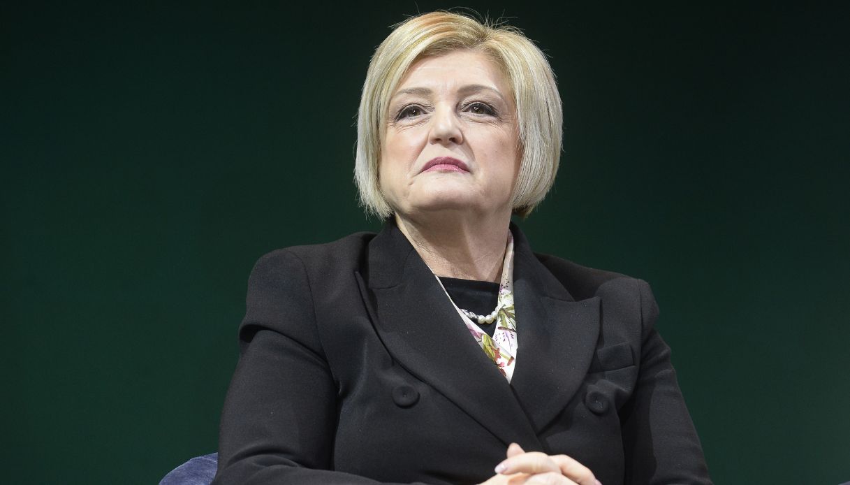 https://wips.plug.it/cips/notizie.virgilio.it/cms/2025/08/laurea-calderone-esami-1.jpg