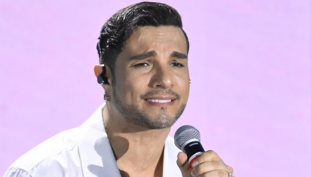 https://wips.plug.it/cips/notizie.virgilio.it/cms/2025/08/marco-carta-concerto-porto-torres-ricoverato-milano.jpg