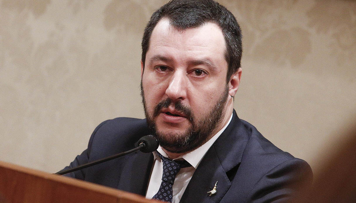 https://wips.plug.it/cips/notizie.virgilio.it/cms/2025/08/matteo-salvini-ponte-sullo-stretto-di-messina.jpg