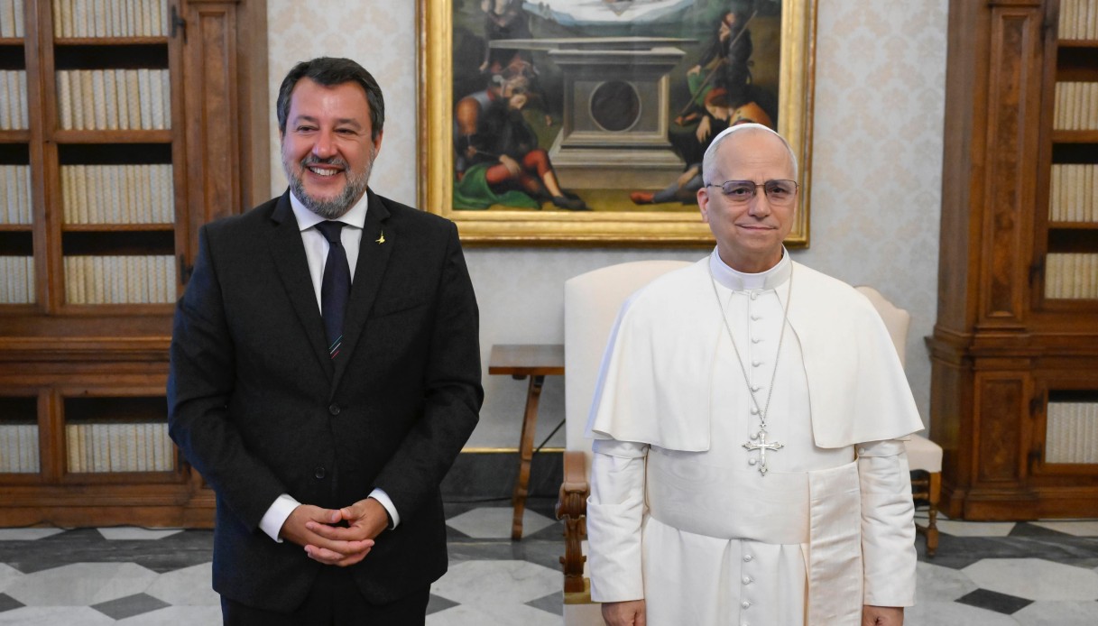 https://wips.plug.it/cips/notizie.virgilio.it/cms/2025/08/matteo-salvini-ricevuto-da-papa-leone-xiv.jpg
