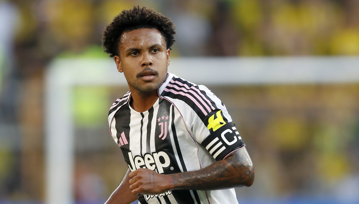 https://wips.plug.it/cips/notizie.virgilio.it/cms/2025/08/mckennie-juve-razzismo.jpg