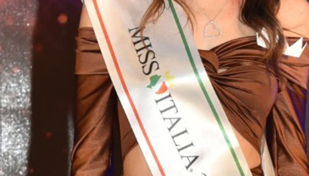 https://wips.plug.it/cips/notizie.virgilio.it/cms/2025/08/miss-italia-polemiche.jpg