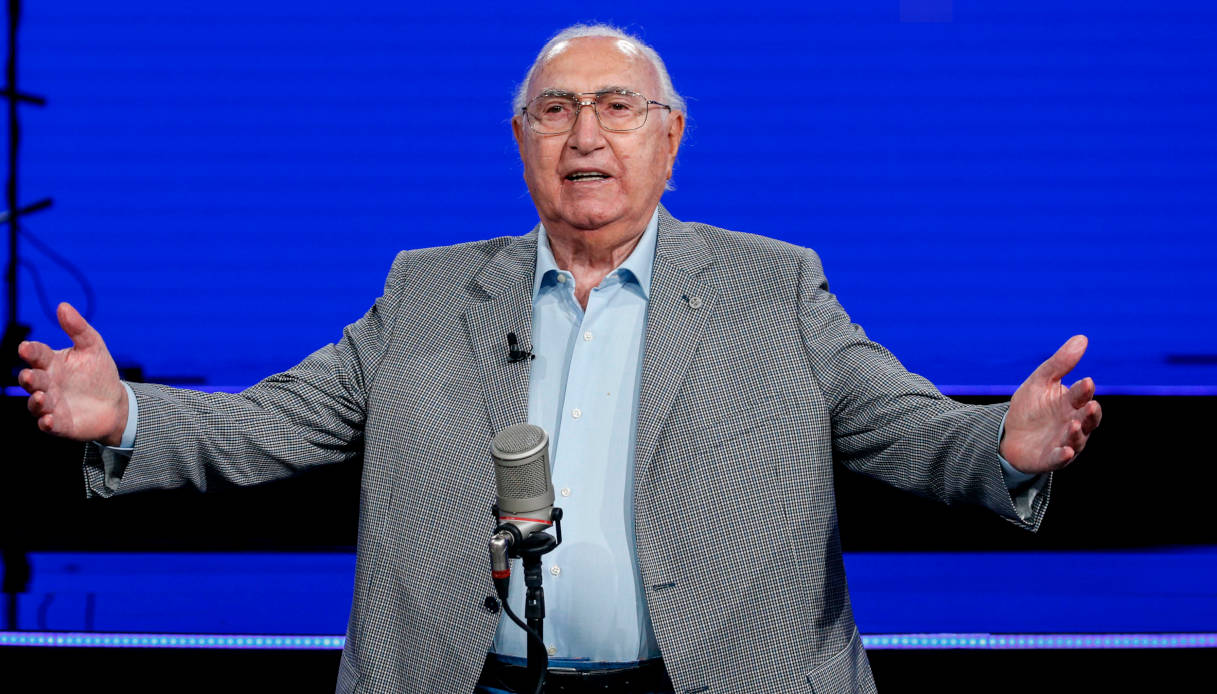 https://wips.plug.it/cips/notizie.virgilio.it/cms/2025/08/morto-pippo-baudo.jpg