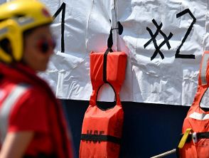 Naufragio di migranti al largo di Lampedusa, barcone si rovescia in mare: numerosi morti, soccorsi difficili