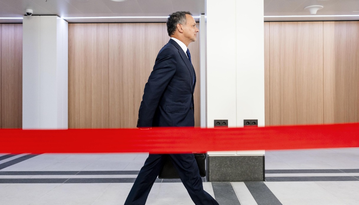 https://wips.plug.it/cips/notizie.virgilio.it/cms/2025/08/olanda-dimissioni-veldkamp-ministro-esteri-1.jpg