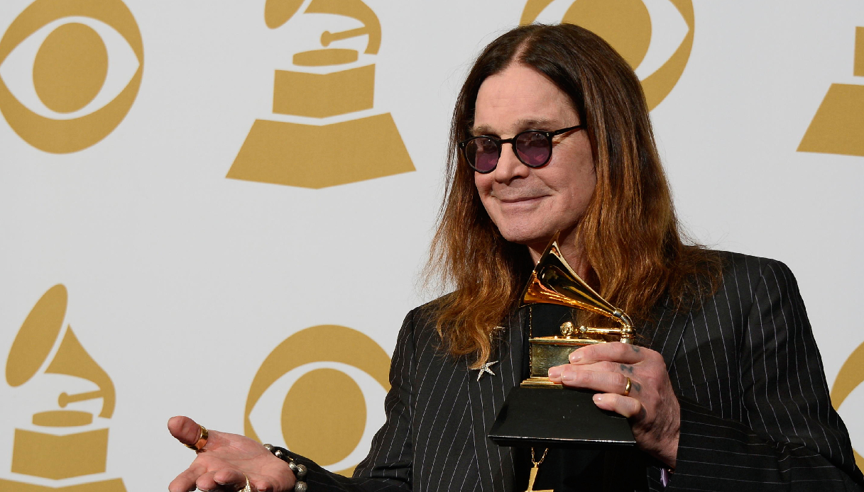 https://wips.plug.it/cips/notizie.virgilio.it/cms/2025/08/ozzy-osbourne-testamento.jpg