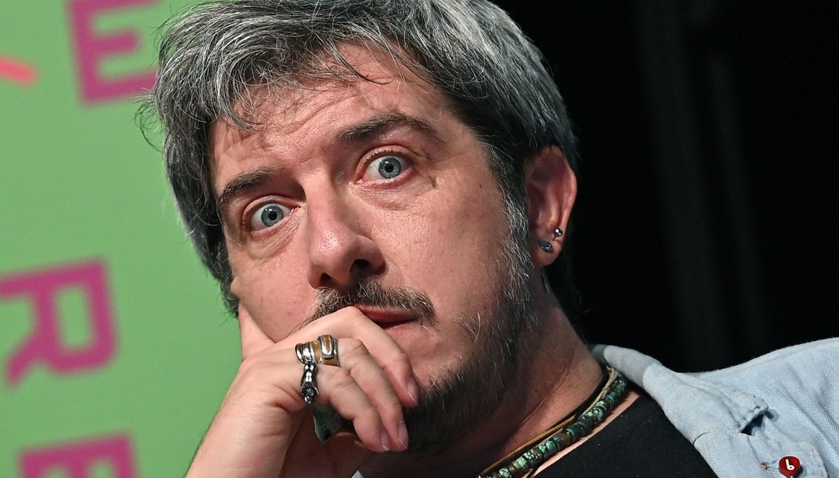 https://wips.plug.it/cips/notizie.virgilio.it/cms/2025/08/paolo-ruffini-aereo-ryanair-ritardo.jpg