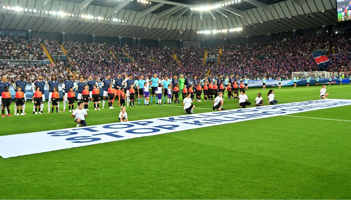 https://wips.plug.it/cips/notizie.virgilio.it/cms/2025/08/psg-tottenham-uefa-gaza.jpg