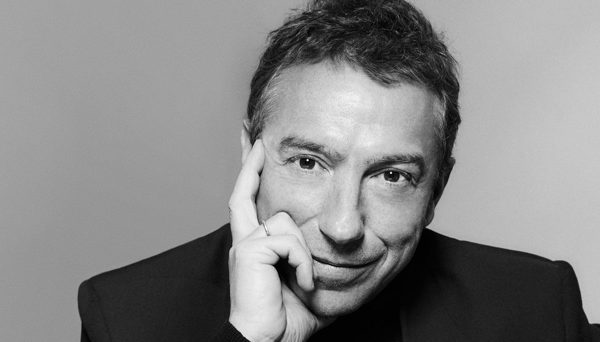 https://wips.plug.it/cips/notizie.virgilio.it/cms/2025/08/riccardo-bellini-valentino-ceo-nuovo.jpg