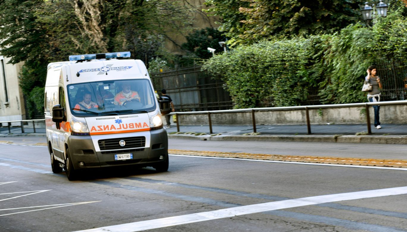 19enne in ospedale a Garlasco dopo una rissa per una lite di coppia, interviene la security e scoppia il caos 19enne in ospedale a Garlasco dopo una rissa per una lite di coppia, interviene la security e scoppia il caos