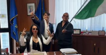 rita-de-crescenzo-apolitano-store-azione-di-fenza