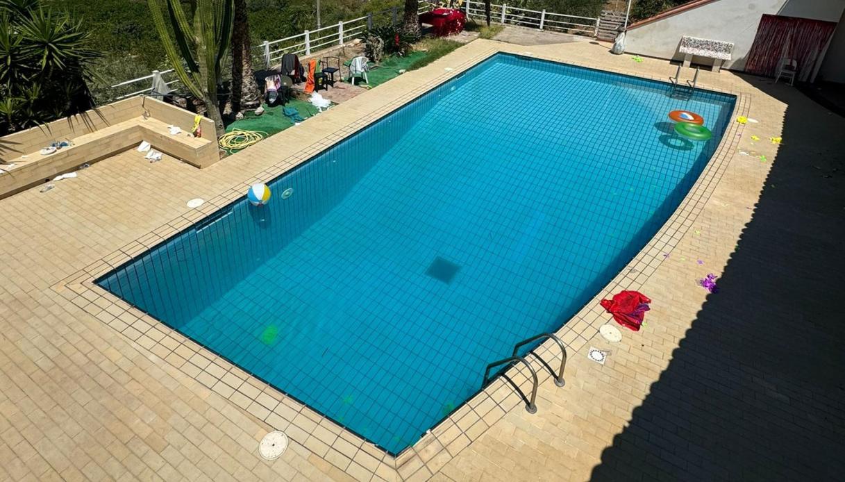 simona-cina-piscina-bagheria