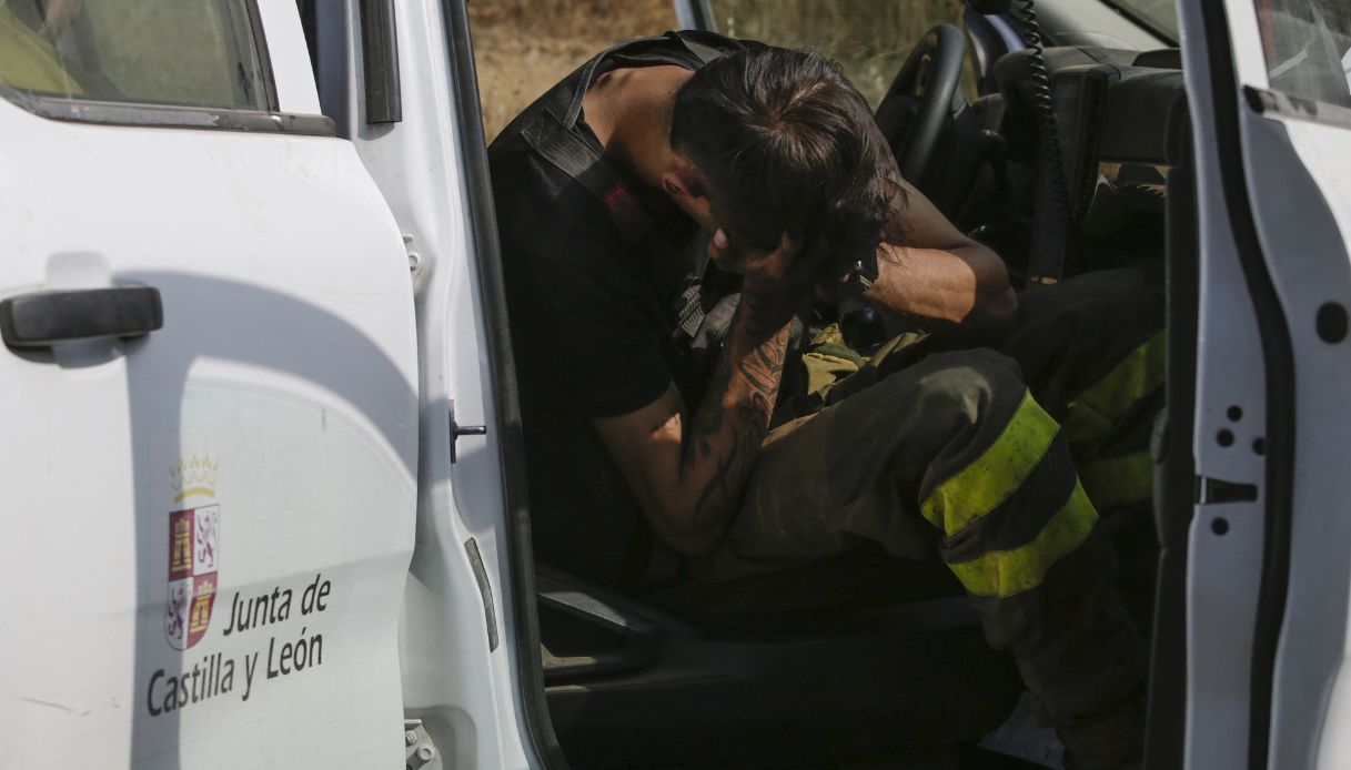 https://wips.plug.it/cips/notizie.virgilio.it/cms/2025/08/spagna-ondata-caldo-morti.jpg