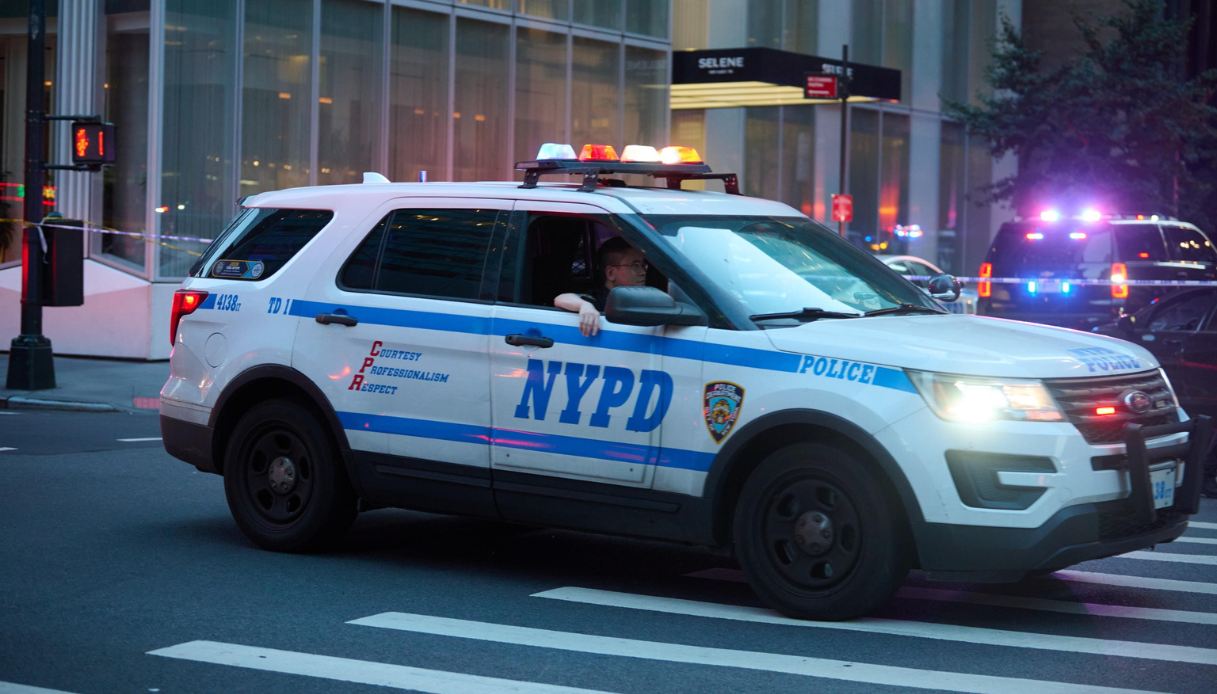 https://wips.plug.it/cips/notizie.virgilio.it/cms/2025/08/sparatoria-brooklyn-new-york.jpg