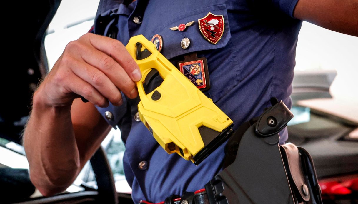 https://wips.plug.it/cips/notizie.virgilio.it/cms/2025/08/taser-olbia-infarto.jpg