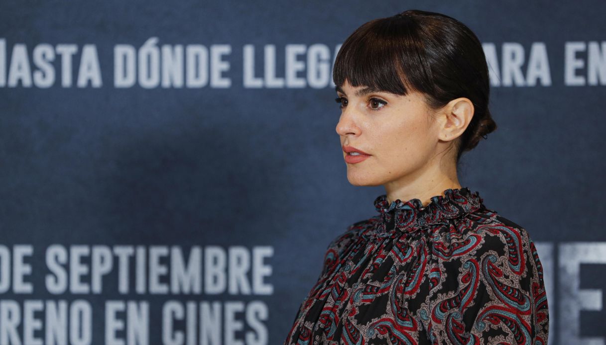 https://wips.plug.it/cips/notizie.virgilio.it/cms/2025/08/veronica-echegui-attrice-ballo-ballo-1.jpg
